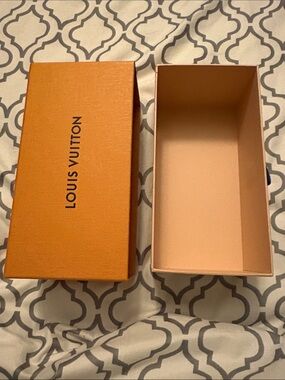 Louis Vuitton Orange Signature Box with Blue Logo blue pull tab 
Can ship asap